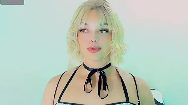 Emmaa Saenz  online show from April 10, 10:28 pm