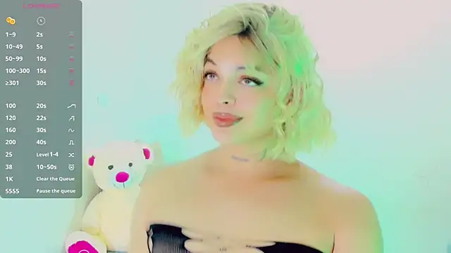 Emmaa Saenz  online show from March 15, 9:55 pm