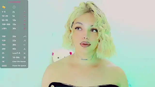 Emmaa Saenz  online show from March 13, 10:04 pm