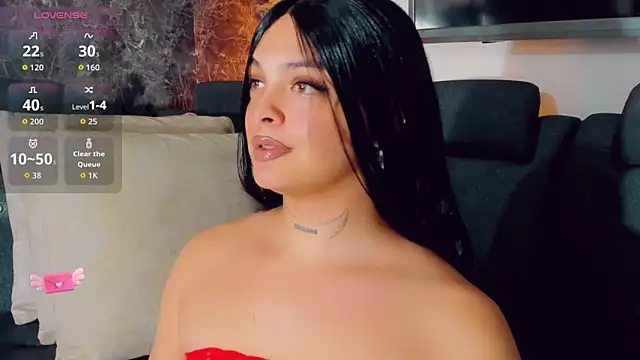 Emmaa Saenz  online show from May 28, 10:15 pm