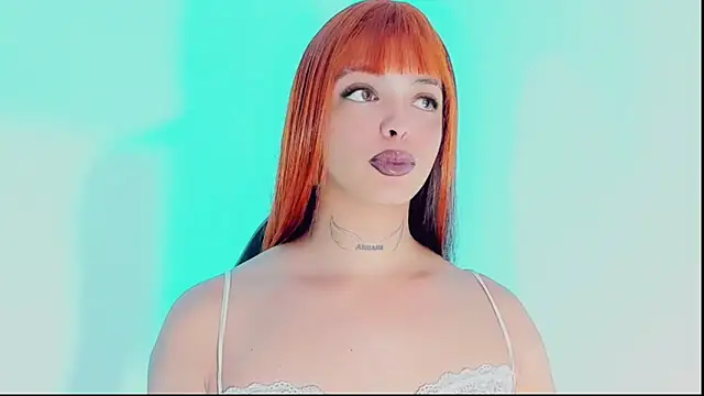 Emmaa Saenz  online show from December 4, 6:18 pm