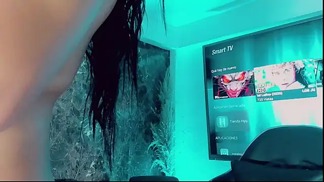 Emmaa Saenz  online show from November 22, 10:30 pm