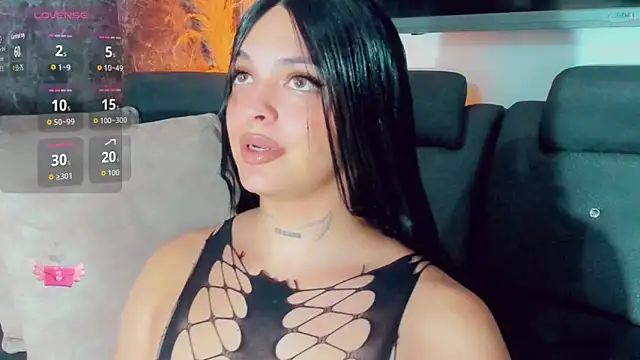 Emmaa Saenz  online show from May 30, 10:37 pm