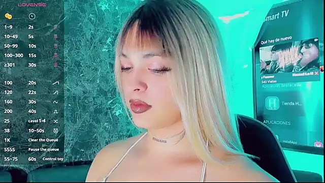 Emmaa Saenz  online show from December 21, 8:53 pm