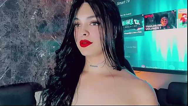 Emmaa Saenz  online show from November 26, 9:26 pm