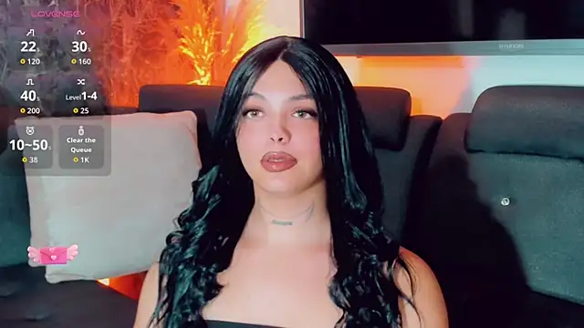Emmaa Saenz  online show from May 18, 11:20 pm