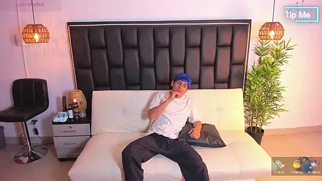 Snapshot of Crazy_nigth01 chatting on October 25, 2:22 am Crazy nigth01 online show from October 25, 2:22 am