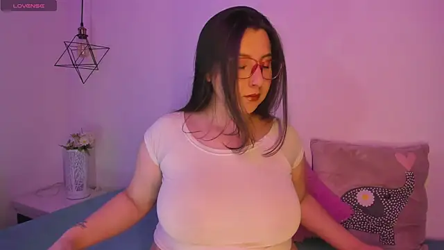 Roxxanne Bail online show from January 10, 3:07 am