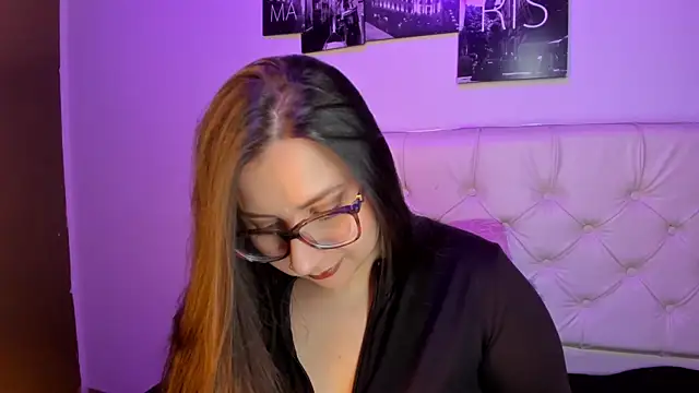 Roxxanne Bail online show from March 6, 4:29 am