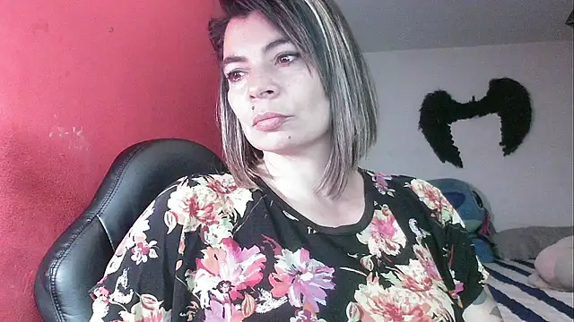 charlotedoll online show from May 6, 2:15 am