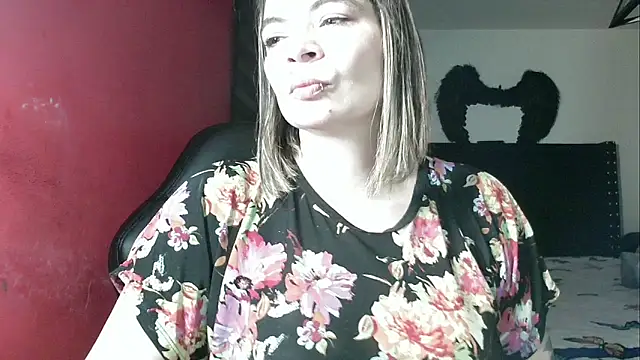 charlotedoll online show from February 15, 12:44 am