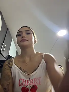Snapshot of Arianavillada chatting on June 12, 3:48 am Arianavillada online show from June 12, 3:48 am