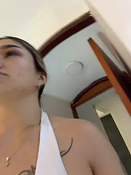 Snapshot of Arianavillada chatting on July 7, 6:47 am Arianavillada online show from July 7, 6:47 am
