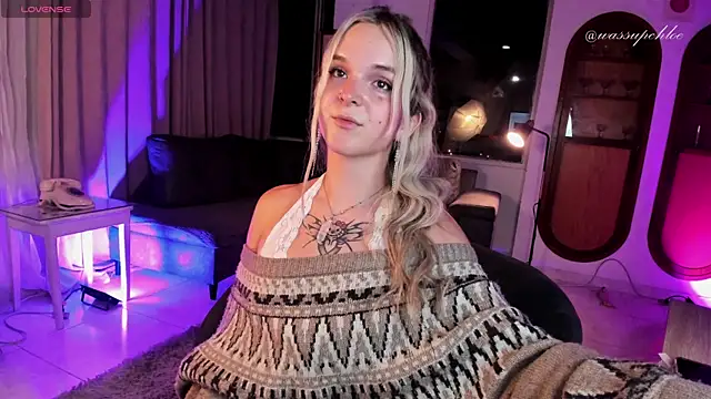 Snapshot of misschloe__ chatting on January 26, 3:38 am misschloe online show from January 26, 3:38 am