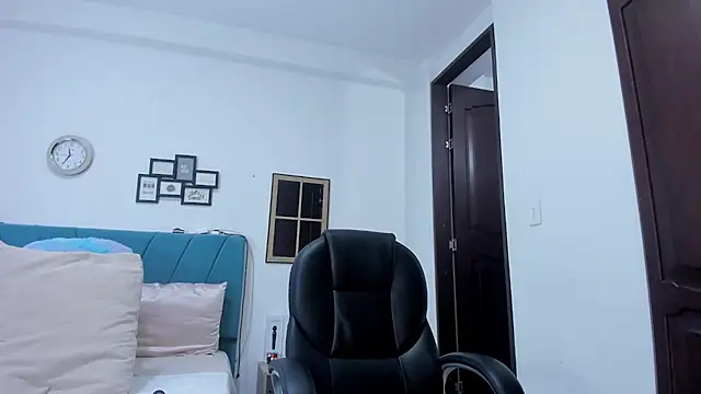 kamila lopez online show from November 30, 7:03 pm