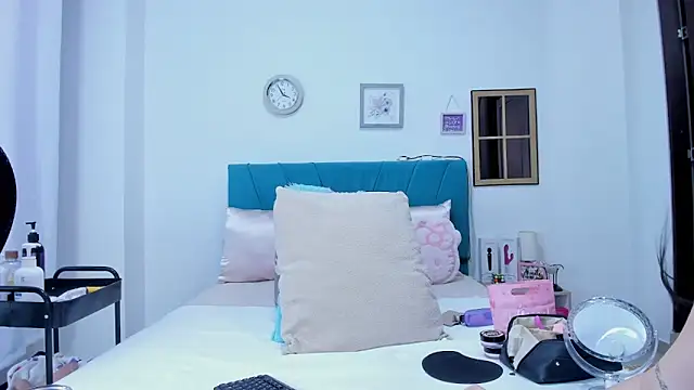 kamila lopez online show from March 15, 9:00 pm