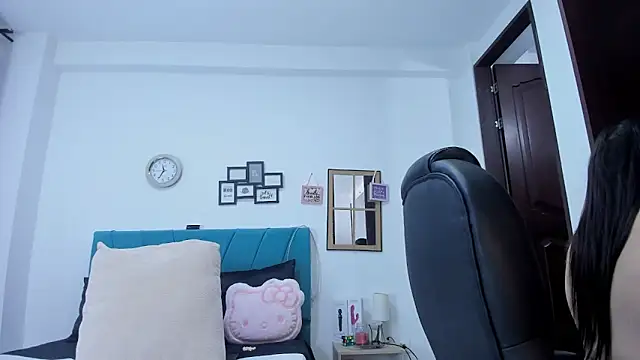 kamila lopez online show from February 20, 7:38 pm