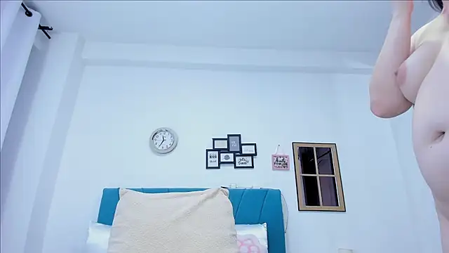 kamila lopez online show from March 6, 8:37 pm