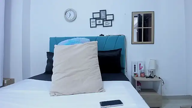 kamila lopez online show from February 8, 7:22 pm