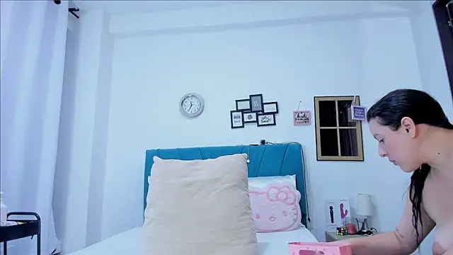 kamila lopez online show from February 26, 8:42 pm