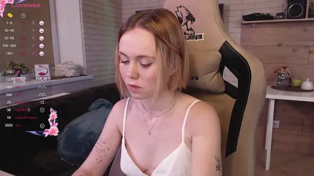 lucy mirror online show from September 14, 9:04 pm