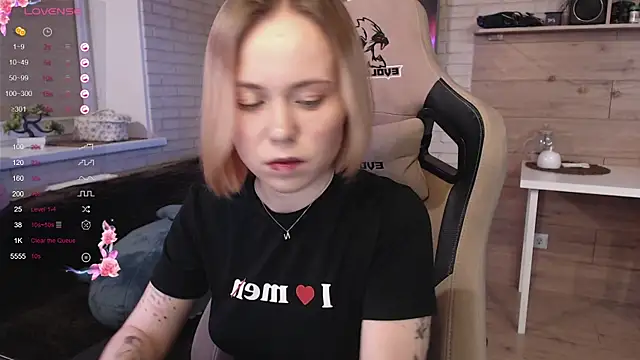 lucy mirror online show from October 13, 9:16 pm