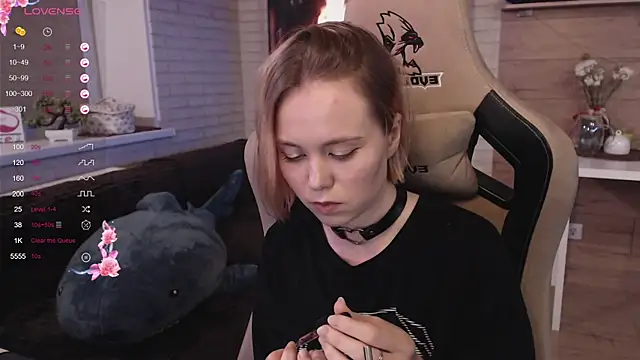 lucy mirror online show from September 9, 8:29 pm