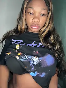 Snapshot of CharismaaBanx chatting on December 3, 9:50 am CharismaaBanx online show from December 3, 9:50 am