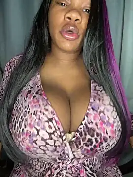 Snapshot of CharismaaBanx chatting on October 3, 8:38 am CharismaaBanx online show from October 3, 8:38 am