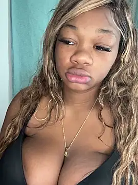 Snapshot of CharismaaBanx chatting on February 9, 9:06 pm CharismaaBanx online show from February 9, 9:06 pm