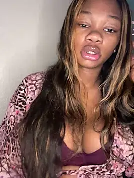 Snapshot of CharismaaBanx chatting on December 8, 10:41 am CharismaaBanx online show from December 8, 10:41 am