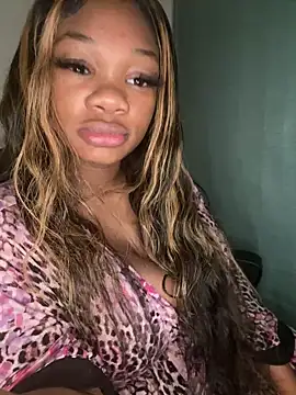 Snapshot of CharismaaBanx chatting on December 7, 12:29 pm CharismaaBanx online show from December 7, 12:29 pm