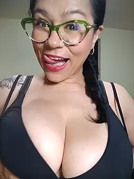 Snapshot of naughty_doll_horny chatting on May 26, 10:24 am naughty doll horny online show from May 26, 10:24 am
