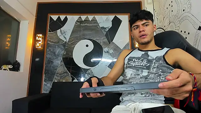 liam genner  online show from March 10, 8:01 pm