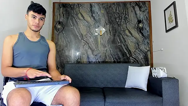 liam genner  online show from February 20, 7:41 pm