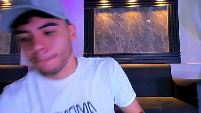 liam genner  online show from November 10, 8:25 pm