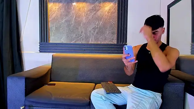 liam genner  online show from November 6, 7:51 pm