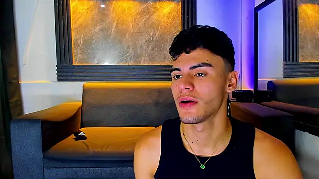 liam genner  online show from November 21, 8:41 pm