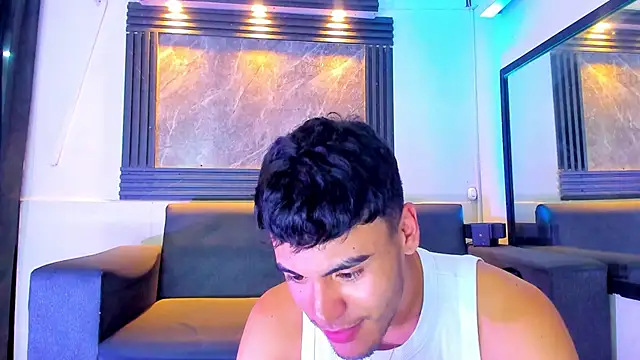 liam genner  online show from November 28, 8:20 pm