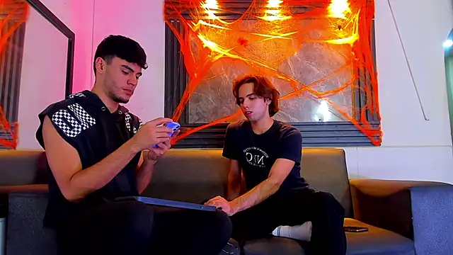 liam genner  online show from October 30, 8:06 pm