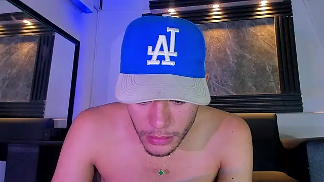 liam genner  online show from September 22, 8:04 pm