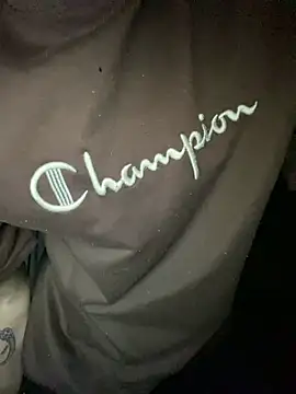 oguuxum online show from April 5, 8:37 pm