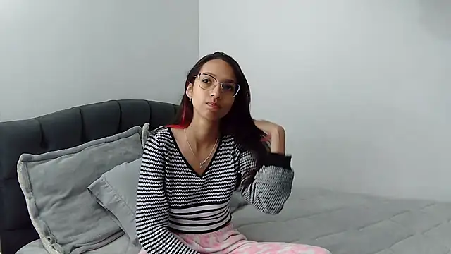 Snapshot of Katalleya_jyj chatting on January 18, 7:06 pm Katalleya jyj online show from January 18, 7:06 pm