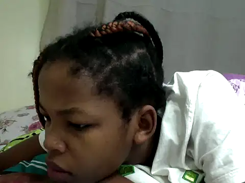 Snapshot of queen-sasha chatting on October 14, 6:47 am queen-sasha online show from October 14, 6:47 am