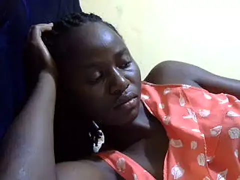 Snapshot of Seeexxxy-bree chatting on February 2, 6:47 am Seeexxxy-bree online show from February 2, 6:47 am