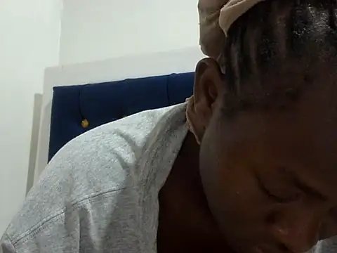 Seeexxxy-bree online show from March 18, 7:33 am