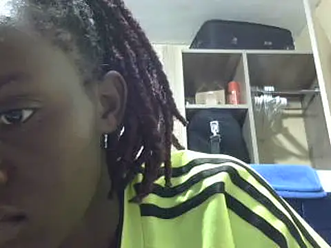 Snapshot of Seeexxxy-bree chatting on February 20, 12:41 am Seeexxxy-bree online show from February 20, 12:41 am