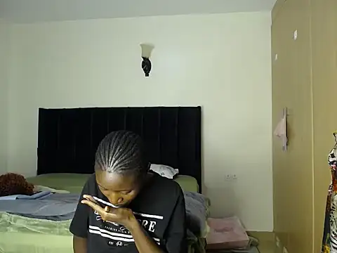 thicky anncy online show from November 13, 11:08 pm