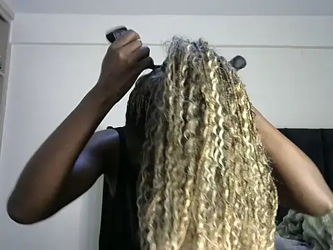 thicky anncy online show from October 4, 11:39 pm