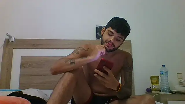 Snapshot of Darylpollalarga chatting on July 16, 8:39 pm Darylpollalarga online show from July 16, 8:39 pm